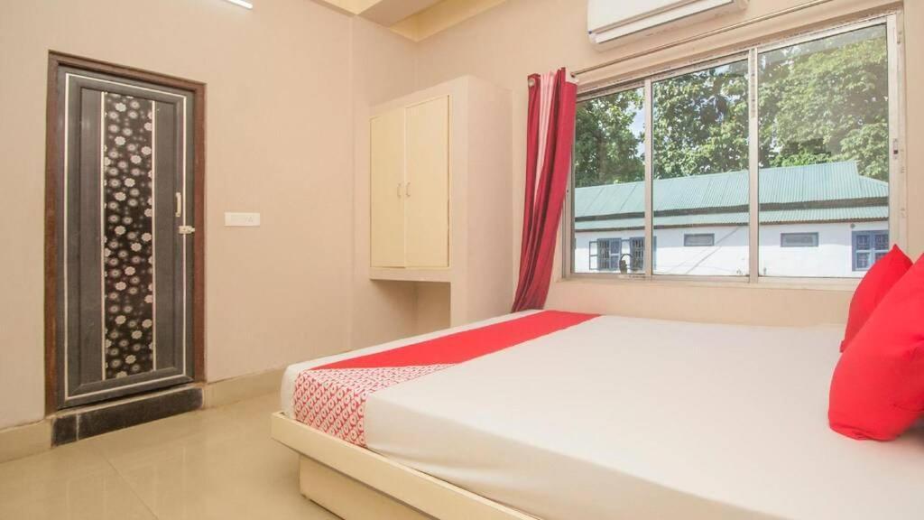 Green Earth Resort Lataguri Bagian luar foto