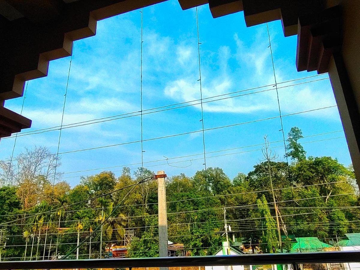 Green Earth Resort Lataguri Bagian luar foto