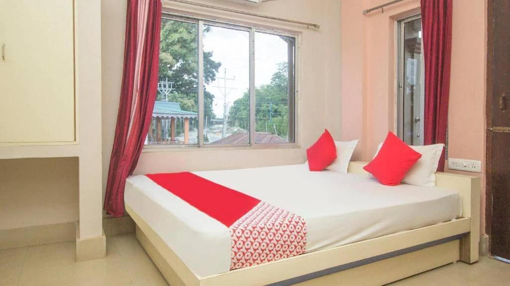 Green Earth Resort Lataguri Bagian luar foto