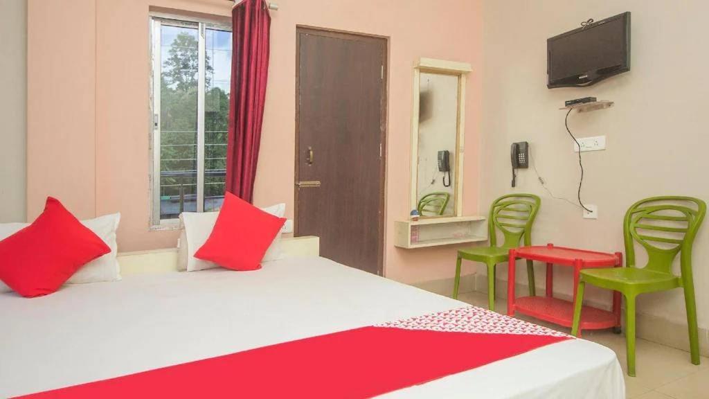 Green Earth Resort Lataguri Bagian luar foto