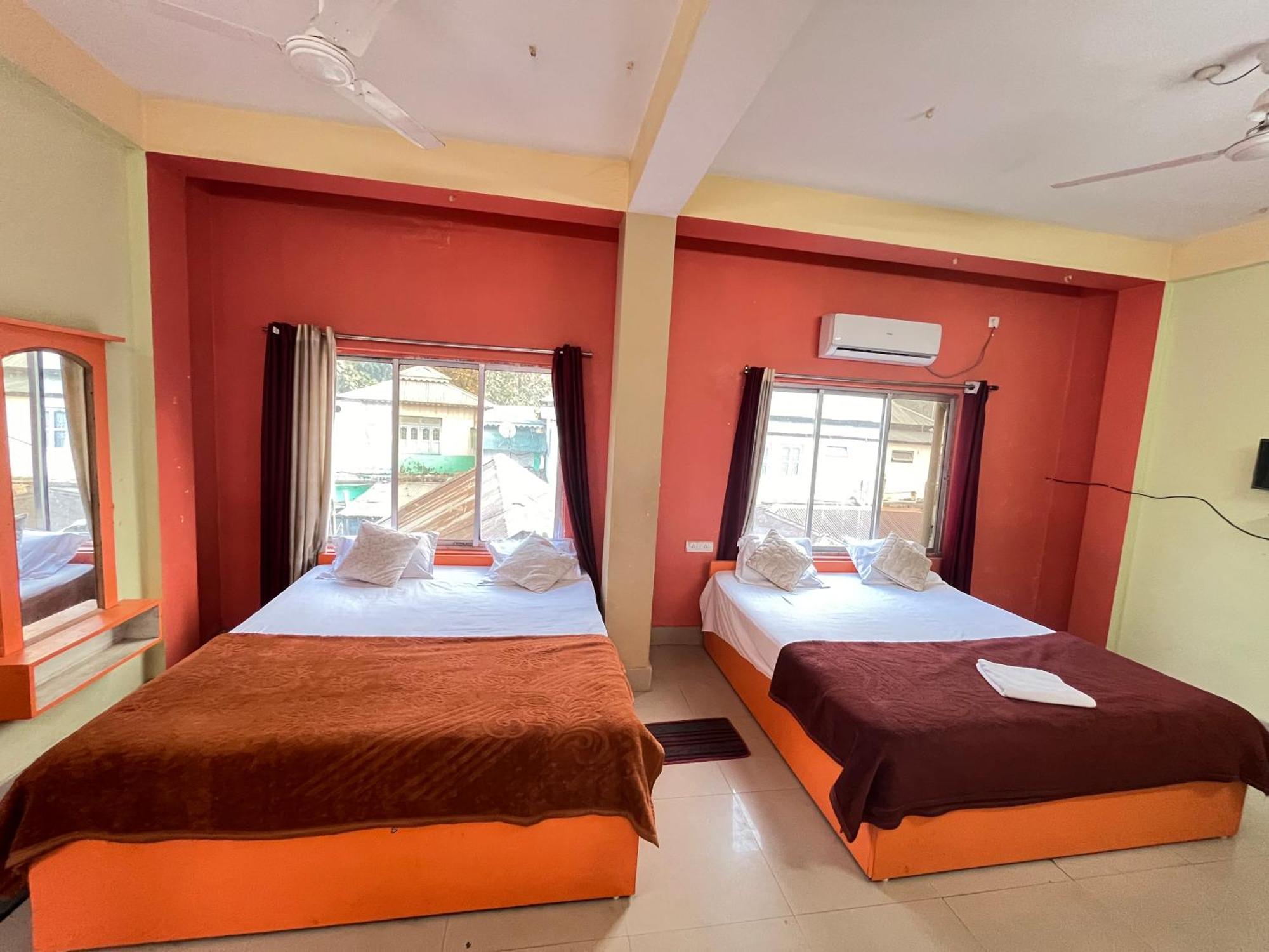 Green Earth Resort Lataguri Bagian luar foto